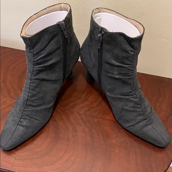 NWT Annie Women's Elegant Charcoal Gray Shoe Boots 7.5M - Picture 4 of 6